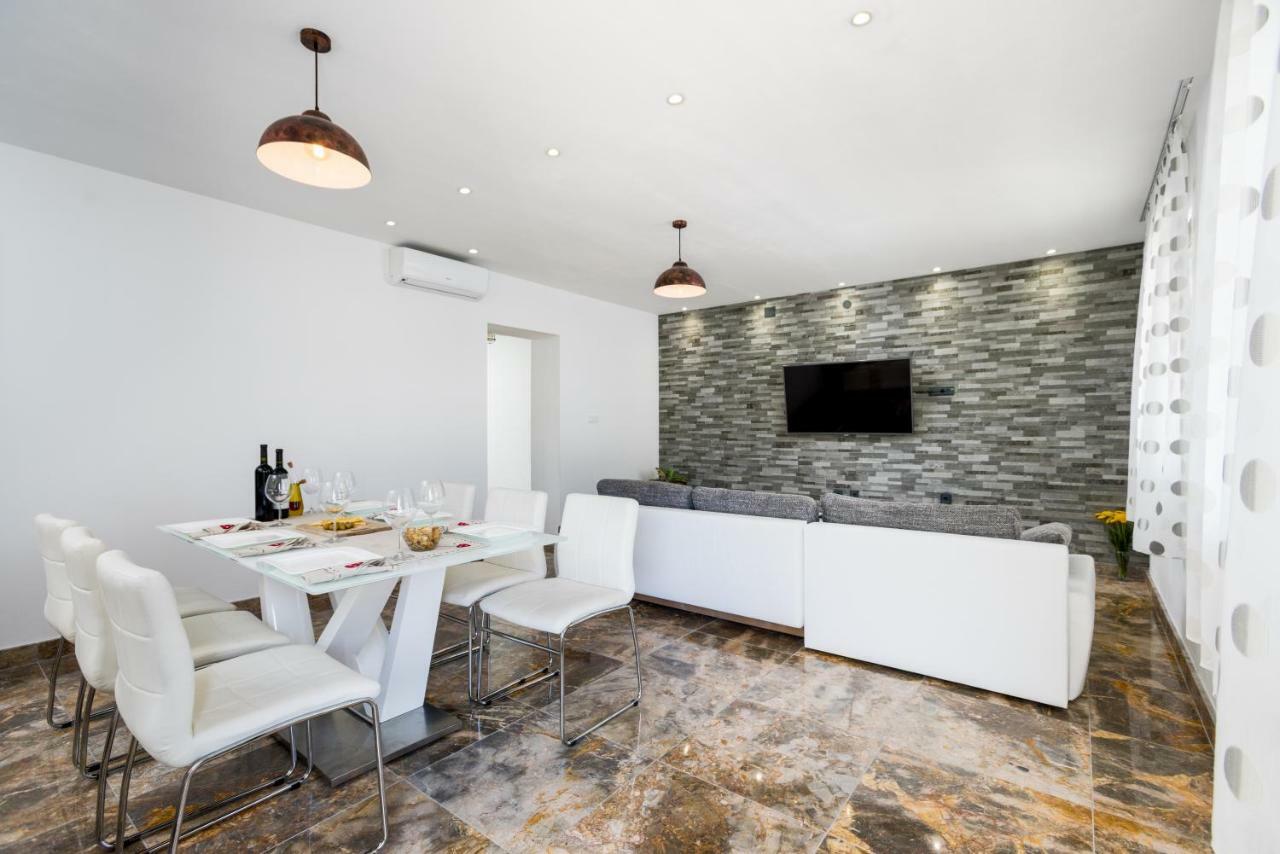 Seaside Villa Near Trogir - Poljica Маріна Екстер'єр фото
